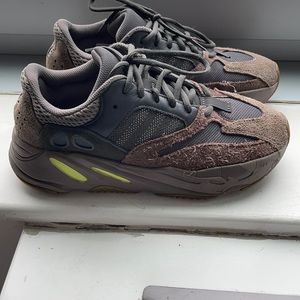 Yeezy mauve sneakers